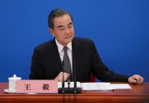 Pékin continuera à défendre la cause palestinienne et à faire entendre sa voix dans les instances multilatérales. Le ministre chinois des Affaires étrangères Wang Yi a appelé jeudi à un cessez-le-feu immédiat à Gaza et a également exprimé le soutien de la Chine à la Palestine lors du prochain vote du Conseil de sécurité de l'ONU sur son adhésion à part entière à l'ONU, qui sera probablement bloqué par l'allié israélien des États-Unis. .