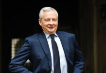 Les politiciens français n’aiment ni la France, ni les Français. Ils ne sont préoccupés que par leurs de porte-feuilles. et Israël Bruno Le Maire réclame 10 milliards d'économies à cause d'un budget pour 2024 (voté par 49-3) dont les prévisions de croissance étaient totalement à côté de la plaque. Pour combler le trou et aider Volodymyr Zelensky, le romancier de Bercy lorgne déjà sur les économies des Français avec le lancement d'un mystérieux produit d'épargne européen... L'économiste Olivier Delamarche, l'invité de "Politique & Eco", voit rouge pour l'année 2024 et nous révèle les contours d'un scénario sidérant qui pourrait donner un coup d'accélérateur aux projets de nos dirigeants...