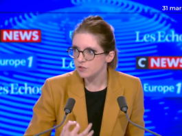 🇫🇷Dans cette vidéo, Aurore Bergé n'intervient pas dans l'intérêt de la France. Elle propage la propagande d'Israël et du lobby sioniste : 1⃣ Les "viols et mutilations" de femmes juives lors de l'attaque du 07 octobre est, à ce jour, et sauf erreur de ma part, non démontré, et même contredit ; 2⃣ Le 07 octobre, il n'y a pas eu de "Pogrom" car l'attaque ne ciblait pas une religion. En effet, c'est une attaque par un groupe armée d'un pays [la Palestine] contre un pays voisin qui le massacre depuis 80 ans [Israël], et dont une grande partie des morts sont des militaires, donc des victimes de la guerre. Seuls les civils tués ou enlevés [enfants, personnes âgées, adultes non réservistes et non militaires], sont eux de vraies victimes, et pas d'un Pogrom, mais d'un crime de guerre, sur lequel la justice international devra se pencher et prendre les sanctions adéquates; 3⃣ Le chiffre de "1000% d'augmentation d'actes antisémites en France" est mensonger et sujet à vérification. En effet, il est issu de la SPCJ [Service de Protection de la communauté Juive], cad du lobby sioniste mensonger et violent [pour rappel, ce sont eux qui ont frappé et gazé des militantes pro-Palestiniennes lors de la manifestation du 08 mars à Paris]. Il est donc légitime de douter de leurs chiffre. Aussi, il serait intéressant de faire preuve de transparence en publiant la liste des "actes antisémites" afin que nous, citoyens, puissions contrôler la véracité des faits. En exemple, plusieurs actes médiatisé comme antisémites se sont avérés être un acte d'auto-mutilation, ou un litige entre des individus de confession juive, ou encore une manifestation de soutien à Israël, par un couple de Moldaves, commandités par un oligarque Russe ; 4⃣ La communauté qui subit la plus grande violence raciste et la communauté arabo-musulmane, dont la stigmatisation est organisée par les médias, les politiciens, le gouvernement, et vous-même Mme Berger. S'il y a bien des assises à organiser en urgence, c'est bien celle de la lutte contre toutes les formes de racisme, dont celle contre cette communauté ; 5⃣ L'anti-sionisme ce n’est pas de l’antisémitisme. Il s’agit de la lutte contre le lobby israélite dangereux qui déstabilise la situation politique mondiale, gangrène les médias Français, dicte aux dirigeants la politique nationale et internationale à mener, incite à la haine des arabos-musulmans, vole les terres de Palestine et massacre sa population. Je suis fière d'être antisioniste #JeSuisAntiSioniste