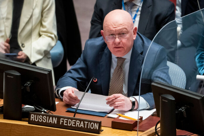 L'ambassadeur de Russie à l'ONU tacle le propagandiste ukrainien : 'En ce qui concerne les viols, les meurtres et les enlèvements, qui sont les choses préférées de nos collègues occidentaux et ukrainiens, il s'agit principalement d'une guerre de l'information... Nous ne faisons pas ce que fait Israël à Gaza.'