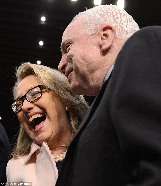 Wikileaks vient de mettre en ligne tous ses fichiers. Tout y est : les courriels d'Hillary Clinton, la culpabilité de McCain, la fusillade de Vegas perpétrée par un tireur d'élite du FBI, la lettre de Steve Jobs sur le VIH, PedoPodesta, l'Afghanistan, la Syrie, l'Iran, Bilderberg, les agents de la CIA arrêtés pour viol, la pandémie de l'OMS, etc. https://file.wikileaks.org/file/... Voici les courriels de Clinton : https://file.wikileaks.org/file/clinton-emails/ Fichier index ! https://file.wikileaks.org/file/ ■ Il y a énormément de documents, ça semble être sérieux, j'en ai juste ouvert 2 ou 3. Là il faut regarder depuis un PC.