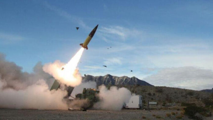 ar Nous avons atteint la dernière marche de l’échelle d’escalade. Le Pentagone a autorisé l’Ukraine à frapper des cibles situées au cœur de la Russie avec des missiles ATACMS. Ils ne peuvent être exploités qu’avec l’assistance de ciblage par satellite américain. « Washington est désormais directement partie prenante à la guerre. » Moscou dit.