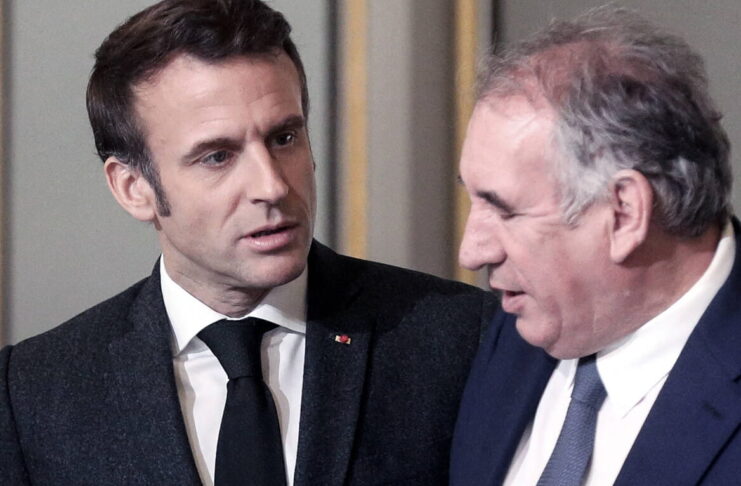 François Bayrou, imposé par son ami Macron à la tête du Haut-Commissariat au Plan… 🙄 Et maintenant, on découvre dans Capital qu’il a déjà gaspillé 15 millions d’euros pour 6 rapports ! 😡 C'est une honte ! RT pour dénoncer ce scandale coloss