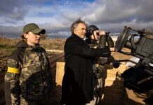 Général Delawarde : “Qui contrôle la meute médiatique dans le monde et en France ?” Bernard-Henri Lévy, président du conseil de surveillance d'Arte, est PLUSIEURS fois cité dans les Epstein Files : il l'aurait rencontré à Dakar en 2011 et a "généreusement" prêté un théâtre à Jack Lang en 2015 pour une projection privée avec Epstein ; SILENCE TOTAL des médias.