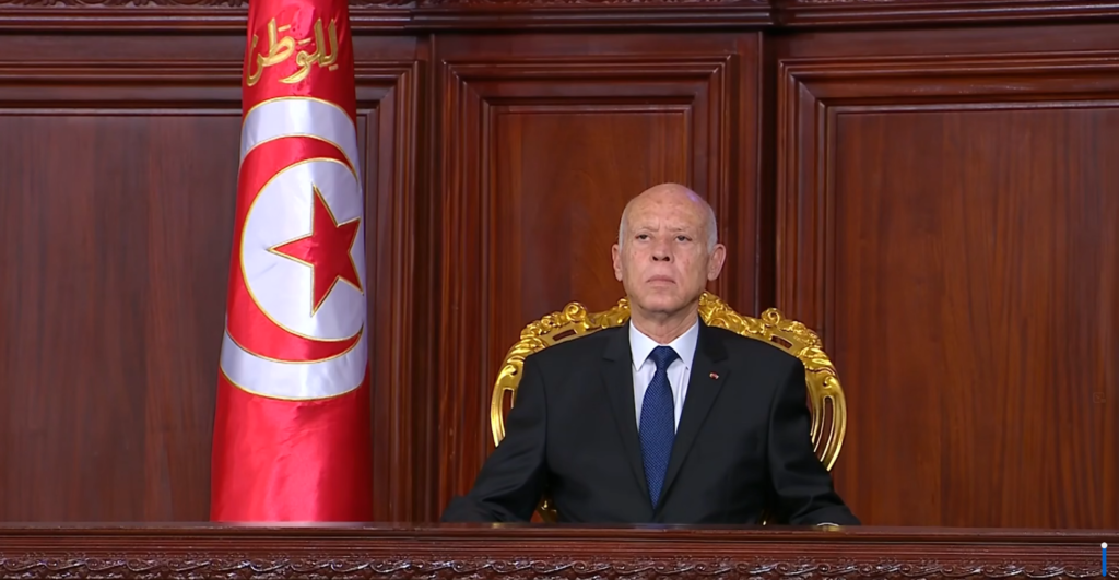 Le cortège du Président de la République, Kais Saied, prêtant le serment constitutionnel à la Chambre des Représentants du Peuple au Bardo
Le cortège du Président de la République, Kais Saied, prêtant le serment constitutionnel à la Chambre des Représentants du Peuple au Bardo