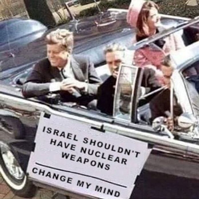 Pourquoi ils refusent de divulguer les fichiers sur l'assassinat de JFK Même après que le Congrès américain a exigé la publication des fichiers JFK, la CIA/FBI ont REFUSÉ de les publier sans SUPPRIMER au préalable tous les documents importants, pour des « problèmes de sécurité nationale ». FAIT I : Le Comité spécial sur les assassinats (HSCA) de la Chambre des représentants des États-Unis a conclu que J. Edgar Hoover (directeur du FBI de 1935 à 1972) semblait déterminé « à faire valoir que Lee Harvey Oswald était le seul assassin, dans les 24 heures suivant la présidence ». Assassinat de John F. Kennedy'. FAIT II : Les principaux responsables du crime organisé, Meyer Lansky (juif et lié au Mossad) et Frank Costello (patron de la mafia), ont obtenu des photos de l'activité homosexuelle présumée de Hoover avec son assistant de longue date, Clyde Tolson, et les ont utilisées pour faire chanter Hoover, afin de s'assurer que le Le FBI n'a pas ciblé leurs activités illégales. Par conséquent, le fait que Hoover, alors directeur du FBI, ait refusé d’enquêter sérieusement sur l’assassinat de JFK parce qu’il était soumis au chantage du Mossad, signifie qu’il est évident qui était le « maître » derrière le bousilleur, Lee Harvey Oswald. REMARQUES : (a) Il ne peut y avoir de véritables « préoccupations en matière de sécurité nationale » pour ne pas divulguer TOUS les dossiers concernant l’assassinat de JFK, plus de 60 ans après l’événement tragique. Puisqu'il ne peut pas s'agir de protéger les agents de la CIA/FBI, aucun agent actif en 1963 ne travaillerait aujourd'hui s'il avait la chance d'être en vie. (b) Si les dossiers de JFK ne peuvent pas être divulgués dans leur intégralité, parce que ses véritables assassins sont encore trop puissants aujourd’hui, qu’est-ce qui les empêchera de commettre des crimes similaires à l’avenir ?