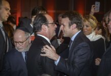 Miné par une impopularité record, Emmanuel Macron ferait face à une défiance au sein même de son gouvernement, à en croire des déclarations ébruitées ce 3 novembre «Pour nous, c’est mieux qu’il se taise» : Macron, ce président isolé jusque dans son propre camp Miné par une impopularité record, Emmanuel Macron ferait face à une défiance au sein même de son gouvernement, à en croire des déclarations ébruitées ce 3 novembre par Le Parisien de ministres lassés de ses interventions. Lire aussi «On ne fait pas de réunion avec le RN» : la gauche boycotte la réunion avec le gouvernement sur le budget