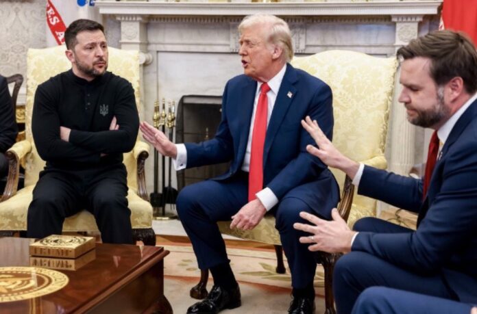JD Vance et le président Trump sont en train de faire une arnaque à Zelensky pour son manque de respect envers le peuple américain. C'est incroyable. C'est une reine sociopathe meurtrière qui n'a même pas assez de décence pour porter un costume à la Maison Blanche. C'est une SALETÉ.