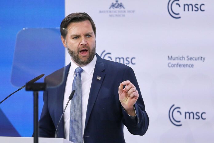 JD Vance était très courageux à aller en Europe et à dire la vérité au pouvoir. Il a fait quelque chose que les citoyens d'Europe ne sont pas autorisés à faire maintenant sans être arrêtés. Il est devenu la voix du peuple. Malheureusement, le gouvernement européen ne consiste pas à entendre.