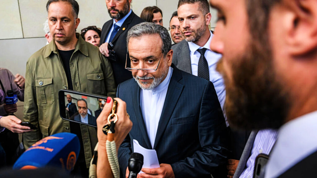 Trump est un menteur. » Première réponse officielle de l'Iran après la frappe américaine contre ses installations nucléaires.
