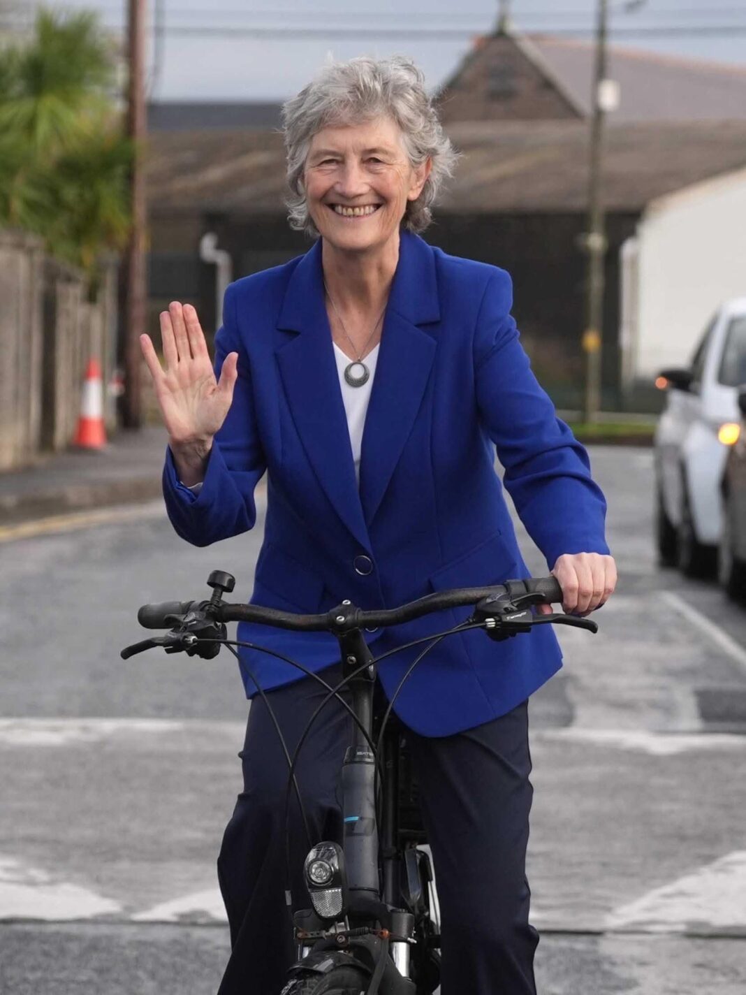 Catherine Connolly, la nouvelle présidente élue de l'Irlande, dénonce avec brio la propagande sioniste pathétique dont elle fait l'objet de la part de son adversaire lors d'un débat, et révèle que celui-ci, ainsi que les médias occidentaux et la classe politique en général, sont des ordures génocidaires.