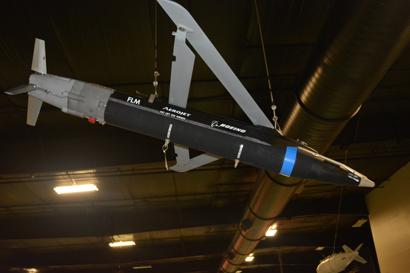 Gardiens de la révolution :⭕Nos combattants dans la province du Lorestan ont saisi une bombe GBU-39 SDB, intacte et non explosée.⭕Nous avons réussi à désamorcer et à neutraliser cette bombe, une technique que les Américains craignaient de révéler.#AlMayadeen