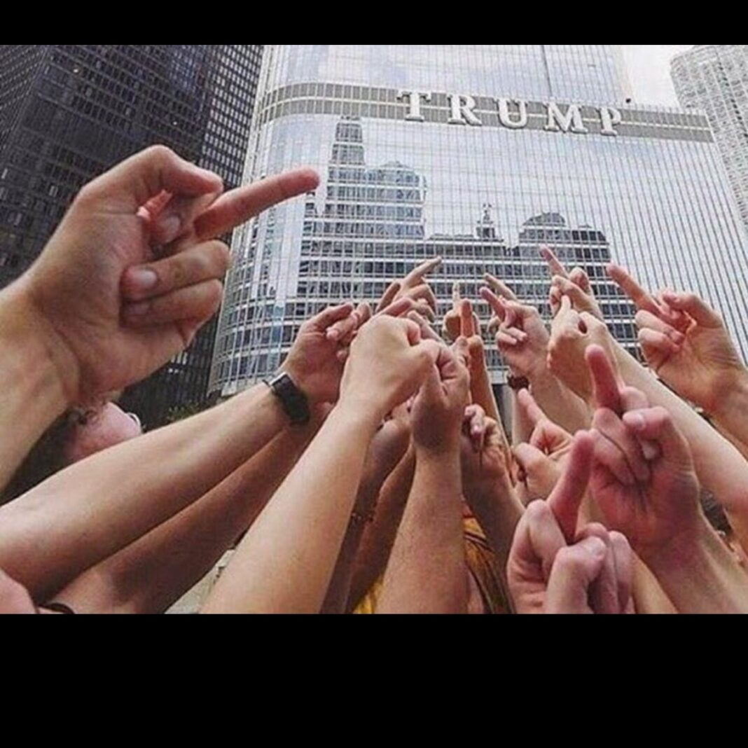 Des documents du Mossad divulgués révèlent un plan visant à assassiner Melania Trump pour avoir dénoncé Epstein Des documents du Mossad piratés viennent d'être publiés – et ils décrivent en détail un plan visant à assassiner la Première Dame des États-Unis. Nous sommes en possession de ces documents fracassants. Nous avons le calendrier… Et le plan est déjà en cours d'exécution.