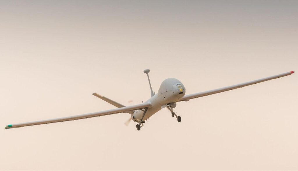URGENT ! Un drone Hermes 900 abattu au-dessus de la province de FarsCommuniqué de presse du Corps des gardiens de la révolution islamique (CGRI) :Un drone Hermes 900 de pointe a été détecté, suivi et abattu il y a quelques instants au-dessus de Lar, dans la province de Fars. L'interception a été menée par un nouveau système de défense aérienne du CGRI, intégré au réseau national de défense aérienne iranien.Le communiqué souligne que toute intrusion d'aéronefs hostiles américains ou sionistes dans l'espace aérien iranien – même sans action militaire – constitue une violation du cessez-le-feu. Une riposte ferme et décisive sera apportée.