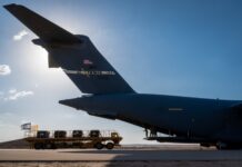 500 tonnes d’équipement et de munitions militaires arrivent en Israël