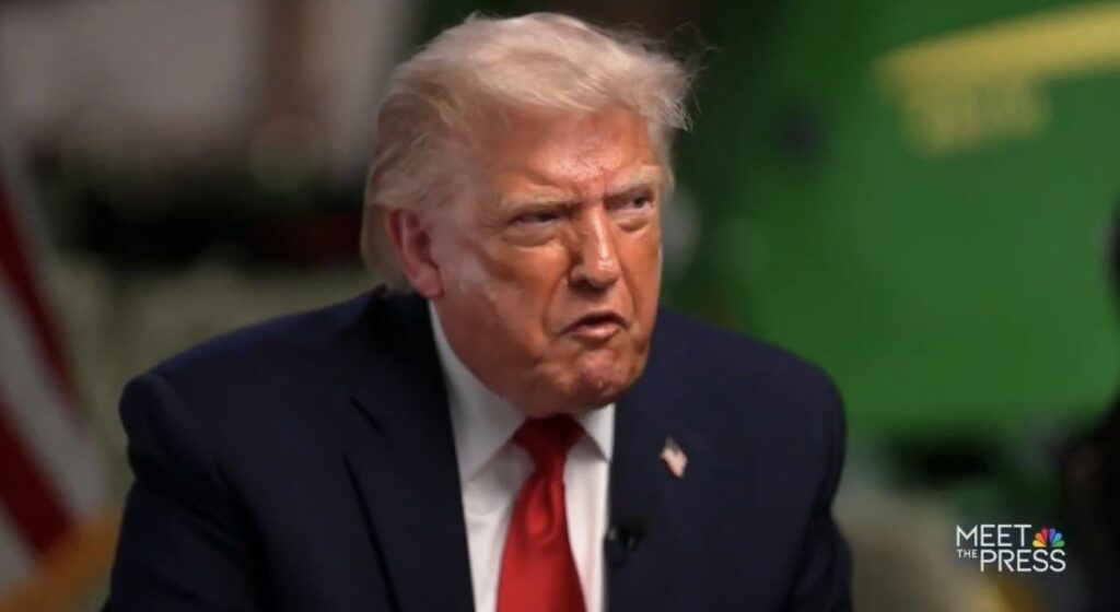 CNN : Combien de fois Trump a-t-il affirmé qu’un accord avec l’Iran était « imminent » ? Depuis le début de la confrontation avec l’Iran, Donald Trump a déclaré au moins 37 fois qu’un accord était « proche », sans que ces annonces ne se traduisent jusqu’à présent par des résultats concrets sur le terrain. Des analystes estiment que cette approche constitue une « stratégie vouée à l’échec ». Selon eux, Trump a nui à sa crédibilité diplomatique en multipliant les déclarations optimistes et les promesses qui n’ont pas été suivies d’effets. Ils considèrent également qu’il se retrouve enfermé dans une tentative de préserver son image de « grand négociateur », afin de rassurer les marchés financiers et de se présenter comme un dirigeant fort. Cependant, la répétition de ces promesses a rendu les observateurs internationaux et l’opinion publique plus sceptiques et moins réceptifs à ses déclarations.