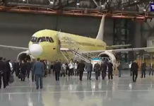 Le président Poutine a visité l’usine où est fabriqué l’avion de ligne MC-21, 100 % à l’abri des sanctions Le MC-21-310 est équipé de composants et de systèmes entièrement fabriqués en Russie. Il ne contient aucune pièce d’origine occidentale. NOUVEAU : Le président Poutine a visité l'usine où est fabriqué l'avion de ligne MC-21, 100 % à l'abri des sanctions Le MC-21-310 est équipé de composants et de systèmes entièrement fabriqués en Russie. Il ne contient aucune pièce d'origine occidentale.