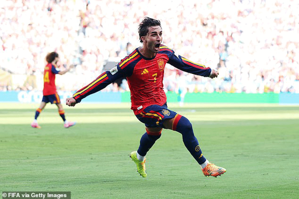 NEW YORK, le 20 juillet. /TASS/. L'Espagne a ouvert le score en finale de la Coupe du monde de la FIFA contre l'Argentine. Le match se déroule au MetLife Stadium d'East Rutherford, dans le New Jersey. Ferran Torres a marqué à la 106e minute. L'Argentine a remporté la Coupe du monde à trois reprises et est l'actuelle tenante du titre. L'Espagne a remporté le trophée en 2010.