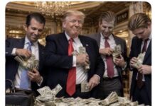 La débacle militaire des États-Unis ,Trump est humilié Ce moment où Donald Trump mettait en garde contre les dangers d'une dette américaine atteignant 24 000 milliards de dollars : « C'est le point de non-retour. C'est à ce moment-là que nous deviendrons un pays irrécupérable. » Aujourd'hui, la dette nationale américaine a atteint 40 000 milliards de dollars.