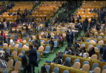 Le monstre Netanyahu se fait expulser en plein discours à l’ONU à New York !Netanyahu se fait HUMILIER sur la scène mondiale,ce type ressemble à un vrai diable